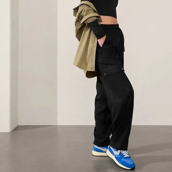 Athleta Celestial High Rise Utility Pant Cargo Black XS Tall Athleisure Travel - Picture 2 of 10